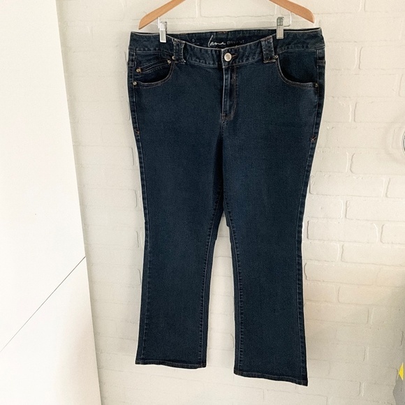 Lane Bryant Women’s Denim Jeans Dark Wash Straight leg Boot Cut Sz 22 - Picture 3 of 14